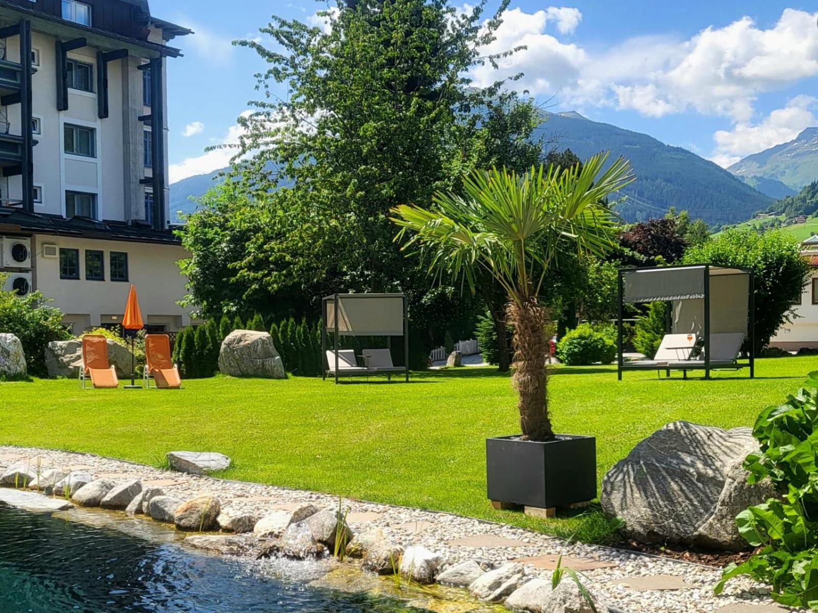 Hotel Rauscher - Das Naturteichparadies バート・ホーフガシュタイン エクステリア 写真